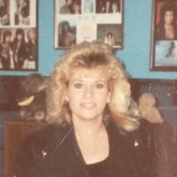 Meet your Posher, Anita - Picture 1 of 1